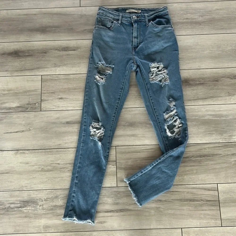 levis 721 high rise skinny jeans size 26 distressed